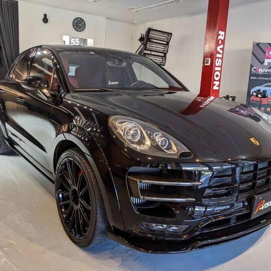 ポルシェ マカンGTS