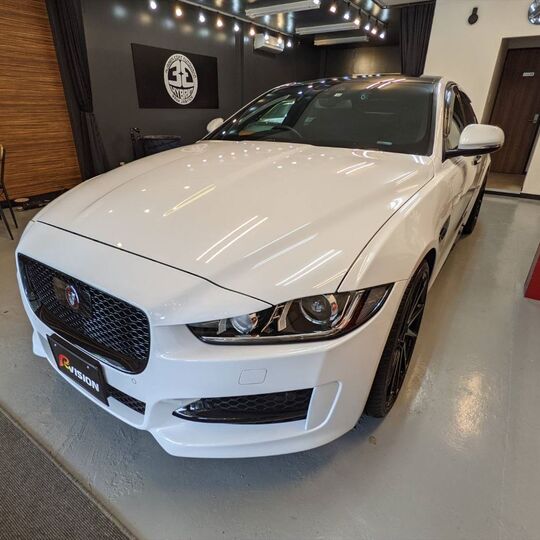 JAGUAR XE
