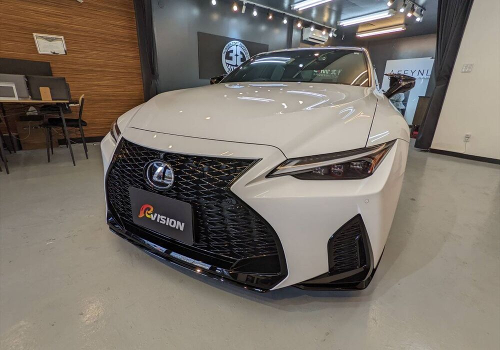 LEXUS IS300