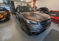 SUBARU レヴォーグ