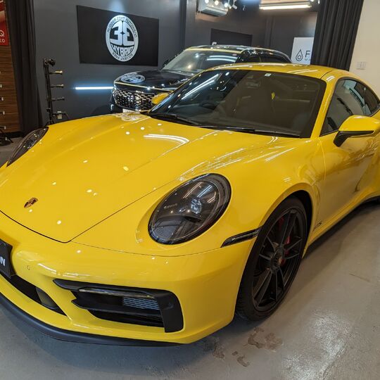 PORSCHE 911