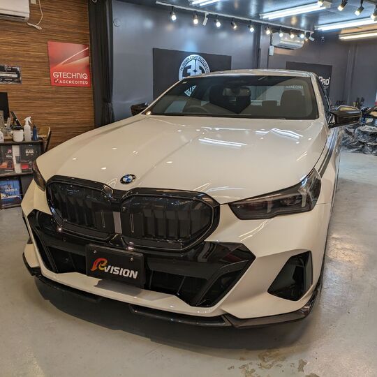 BMW G60